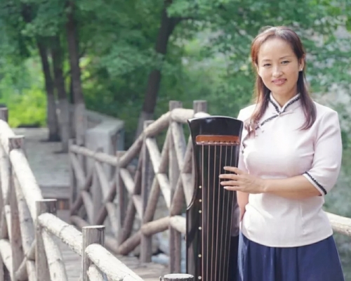 人活两辈子，归来一张琴
